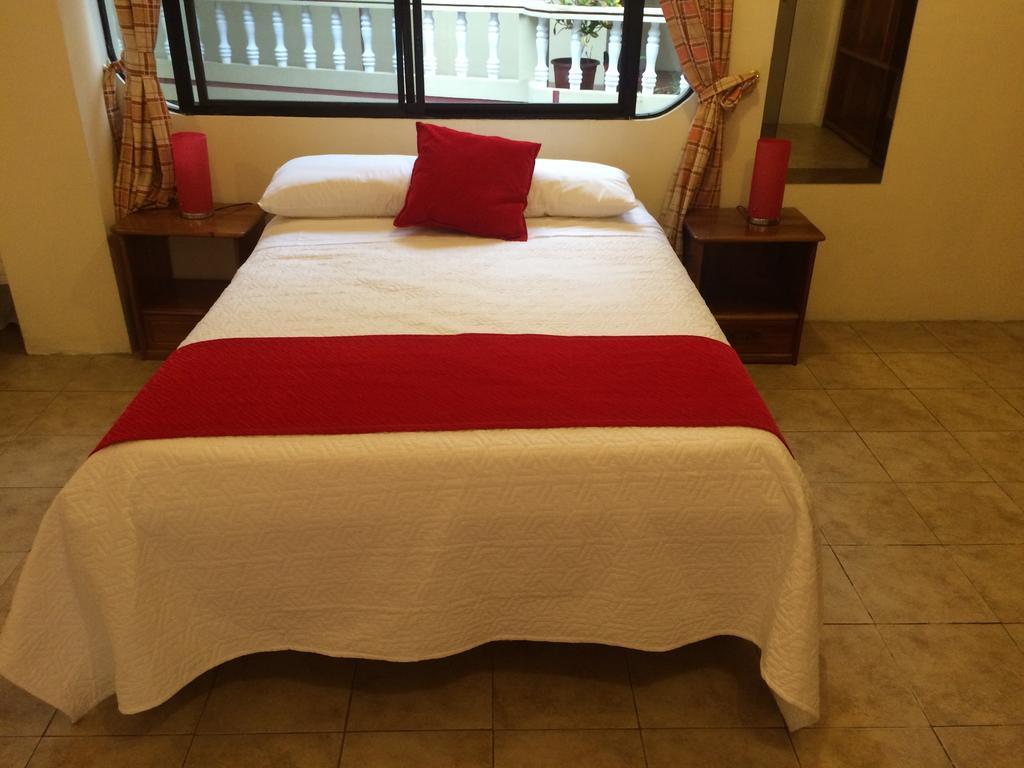Hotel Red Booby 푸에르토아요라 외부 사진